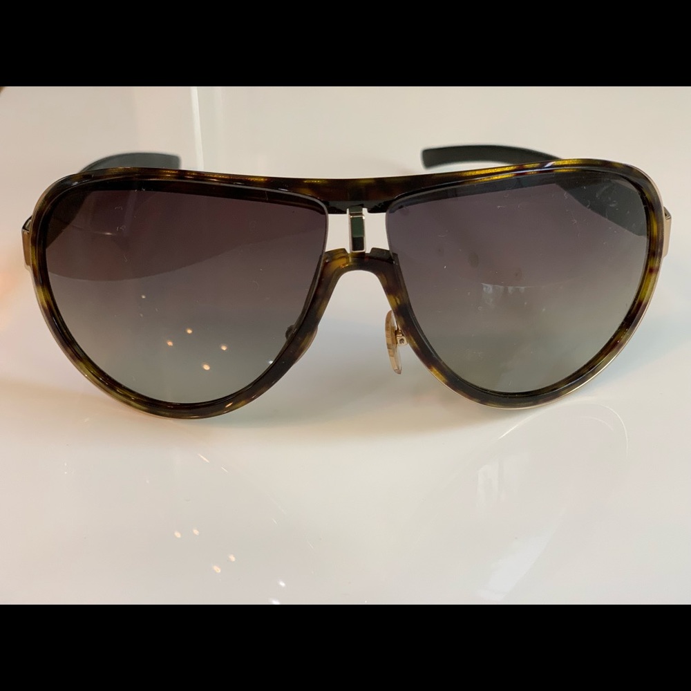 Gucci Sunglasses authentic. Unisex Aviators